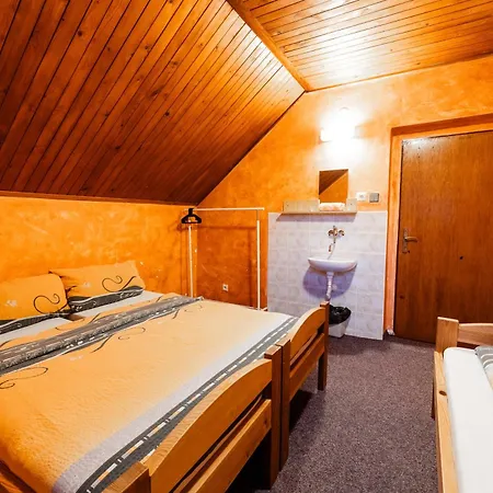 Alpehytte Horska Maty - Az 25 Luzek Dolni Dvur
